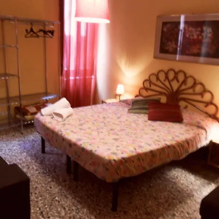Sunny Apartment Venice