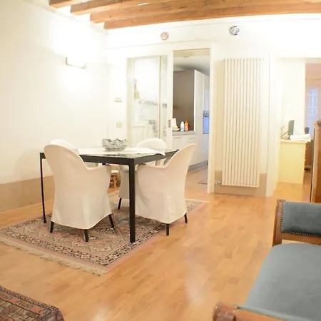 Sunny Apartment Venice