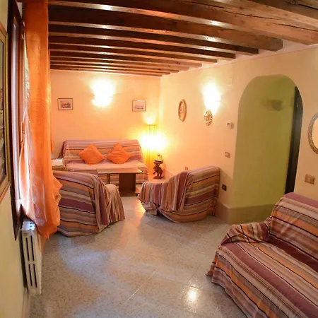 Sunny Apartment Venice