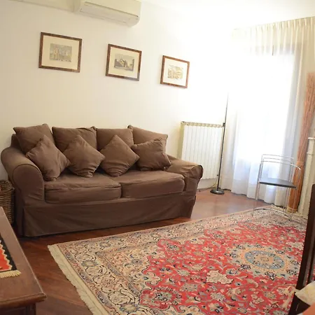 Sunny Apartment Venice